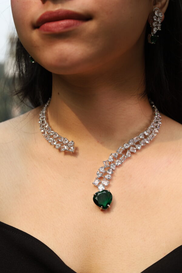 Scarlet Emerald Necklace (Green)